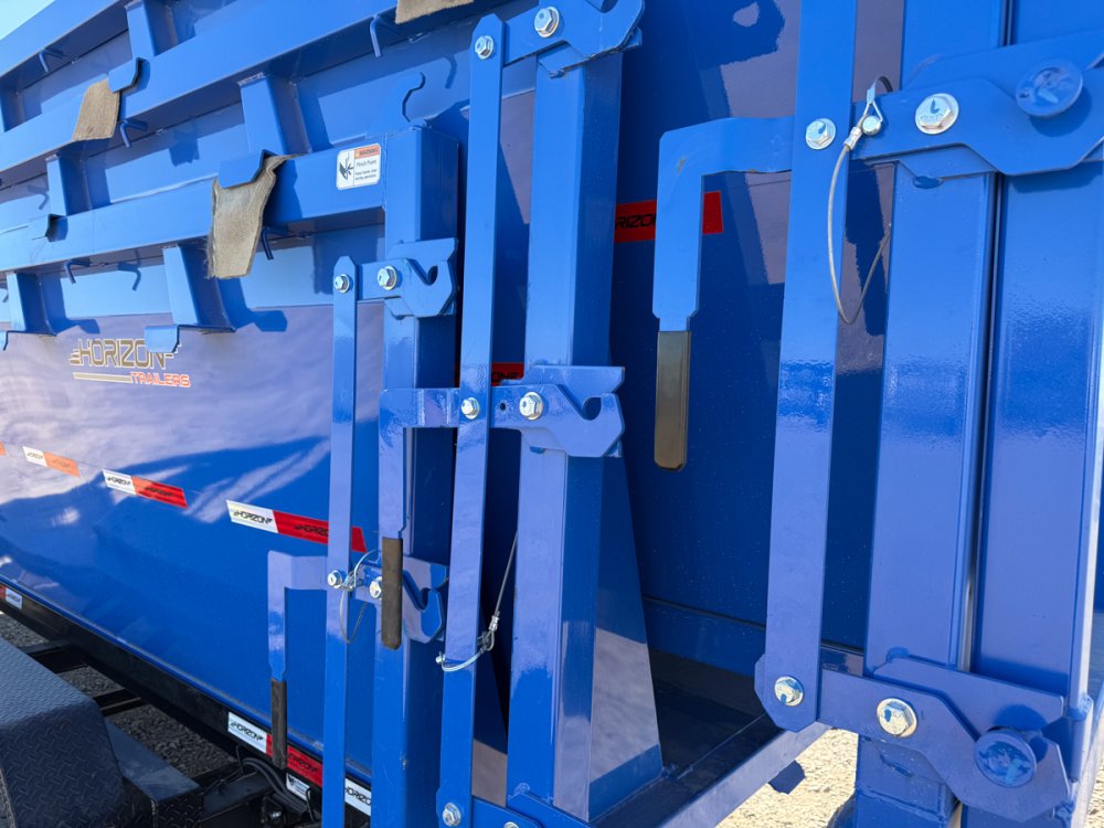 Horizon 16' RDZ GN Roll off Bundle (2) 7k Axles + 3 Bins w/ 4' Walls 015004