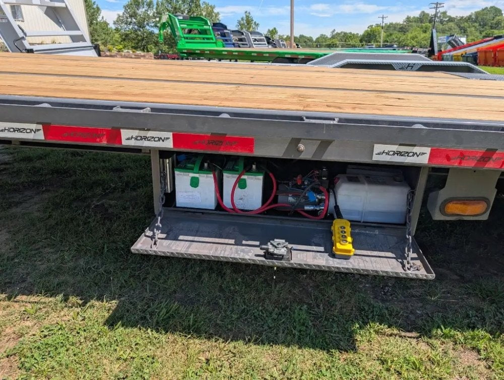 32'x102" Horizon FYZ Hydraulic Dovetail - Hydraulic Dovetail - TrailerSwap