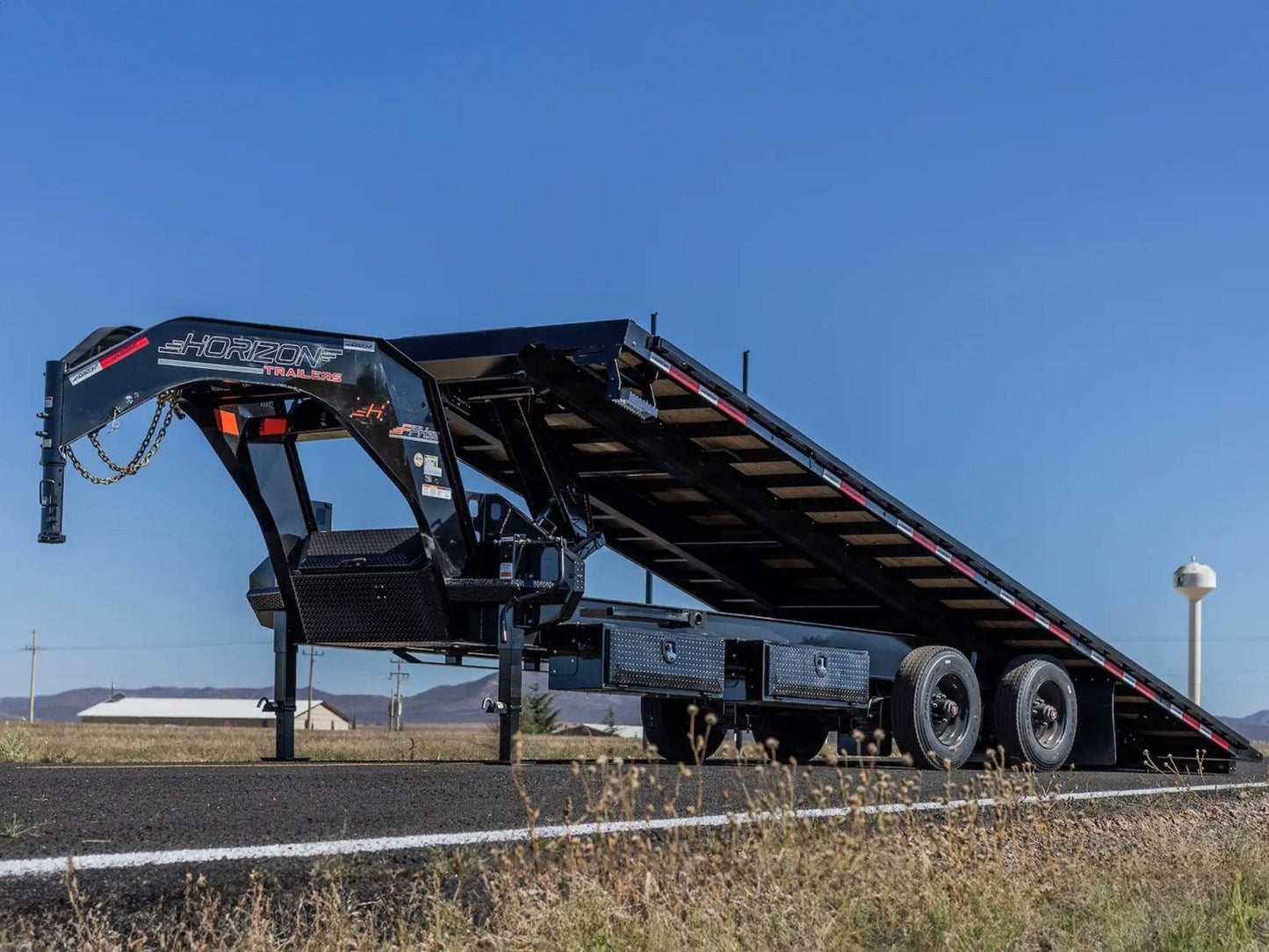 Horizon FHSSS Gooseneck Deckover Split Tilt Trailer - Stryker Dealership Group