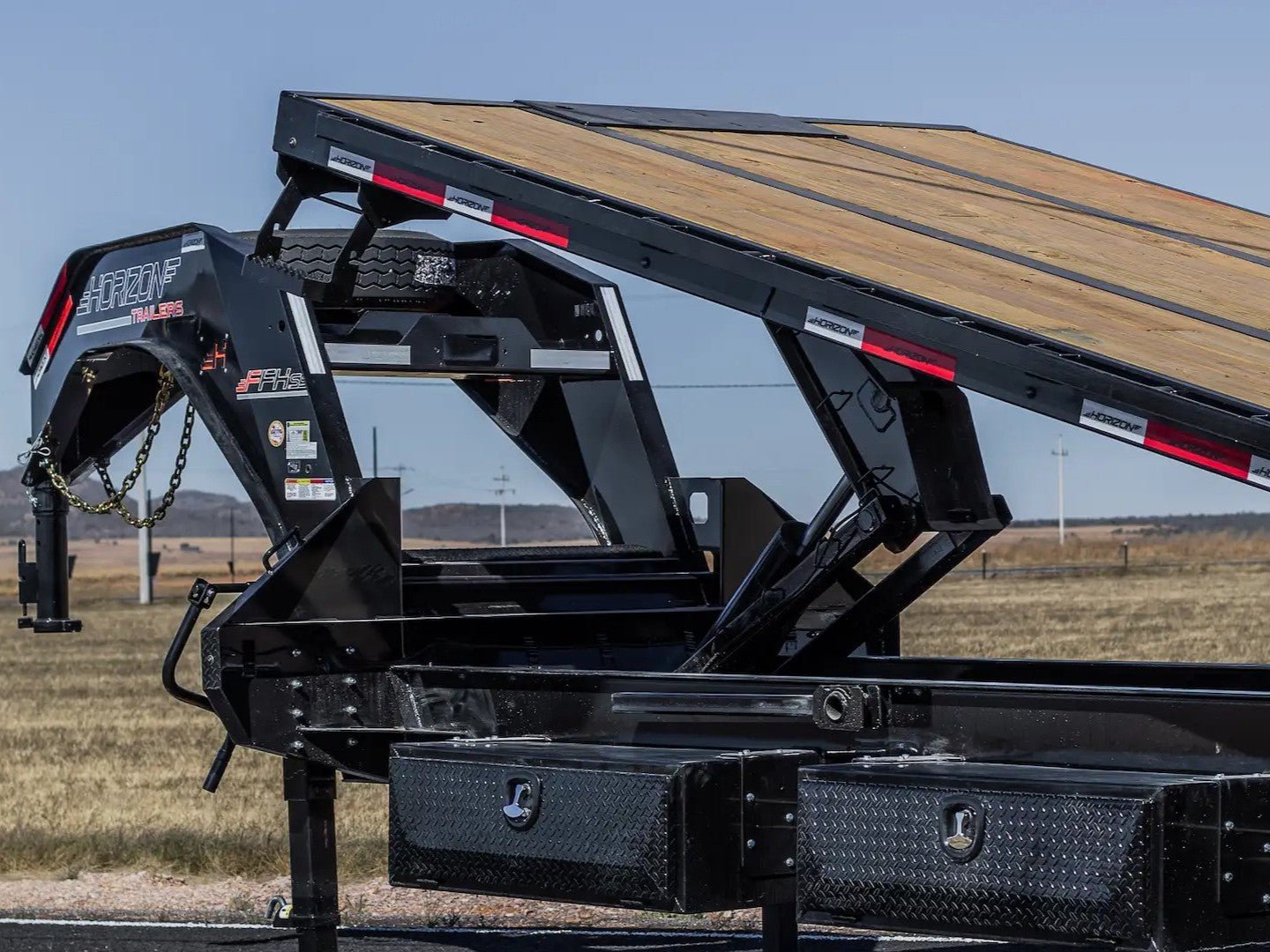 Horizon FHSSS Gooseneck Deckover Split Tilt Trailer - Stryker Dealership Group
