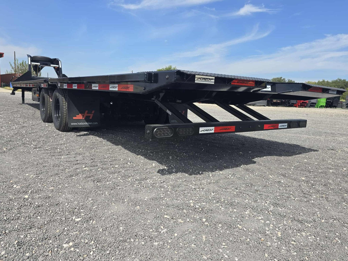 Horizon FYZ Dual Wheel Hydraulic Dovetail Trailer - Stryker Dealership Group