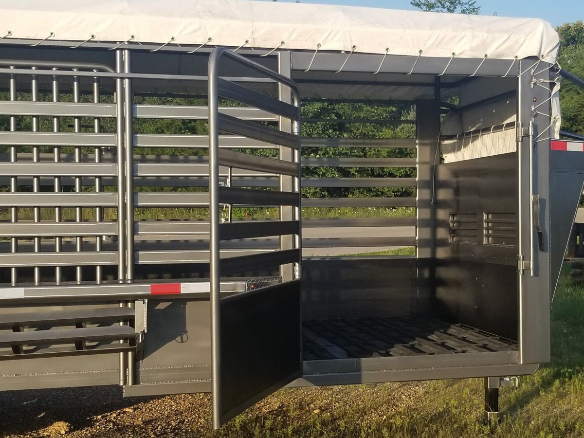 Round House Industries Gooseneck Livestock Trailer