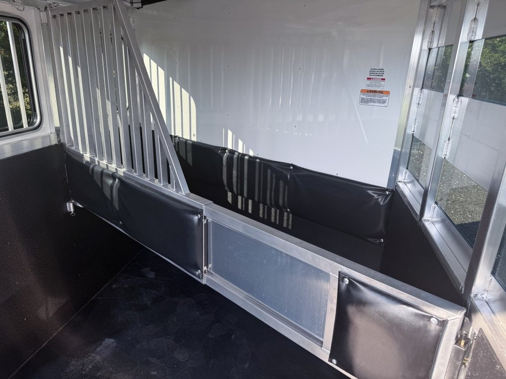 Sundowner 2 Horse Super Sport - White - Porch Lights - 2 Horse - Horse Trailers - TrailerSwap
