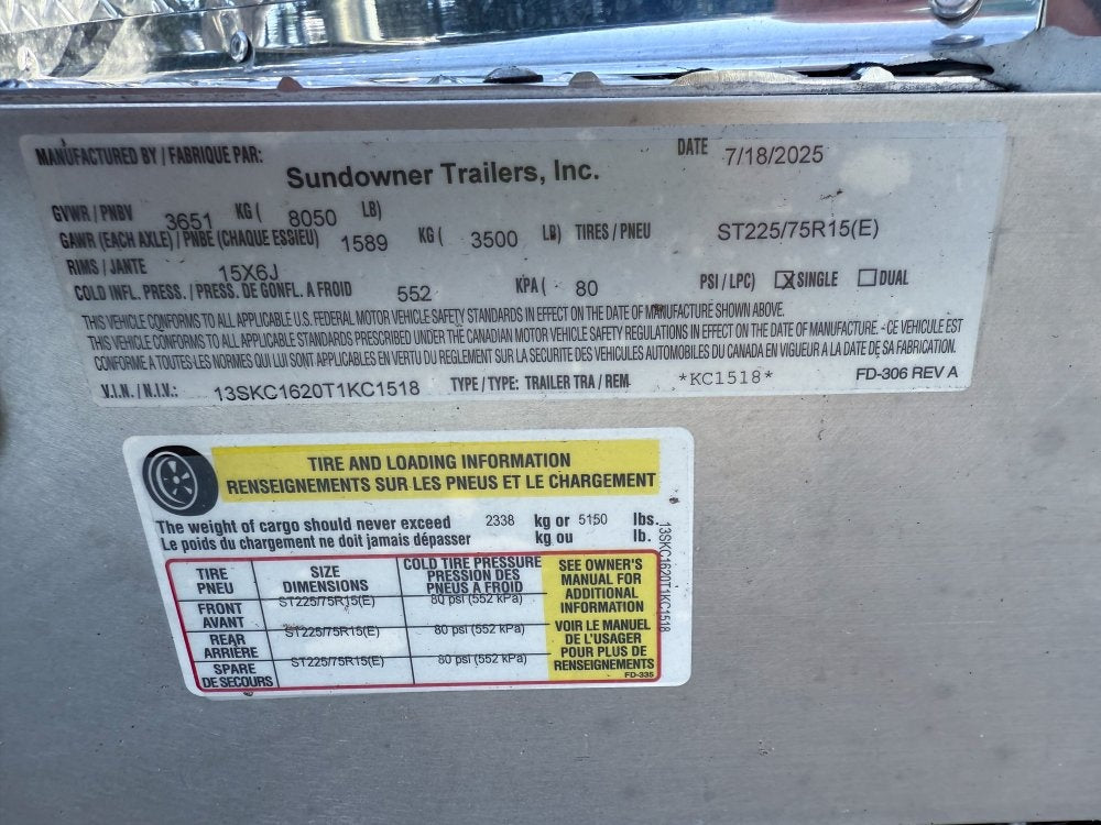 Sundowner 3 Horse Super Sport - Silver - Feed Door and Window - 3 Horse - Horse Trailers - TrailerSwap