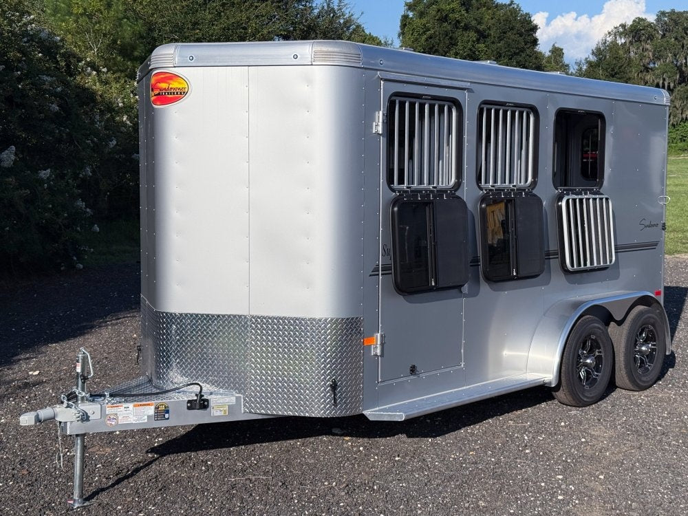 Sundowner 3 Horse Super Sport - Silver - Feed Door and Window - 3 Horse - Horse Trailers - TrailerSwap