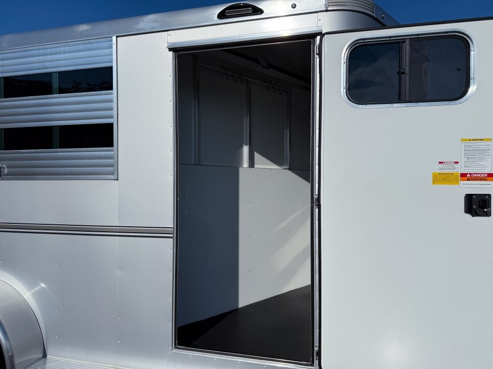 Sundowner 3 Horse Super Sport - Silver - Feed Door and Window - 3 Horse - Horse Trailers - TrailerSwap