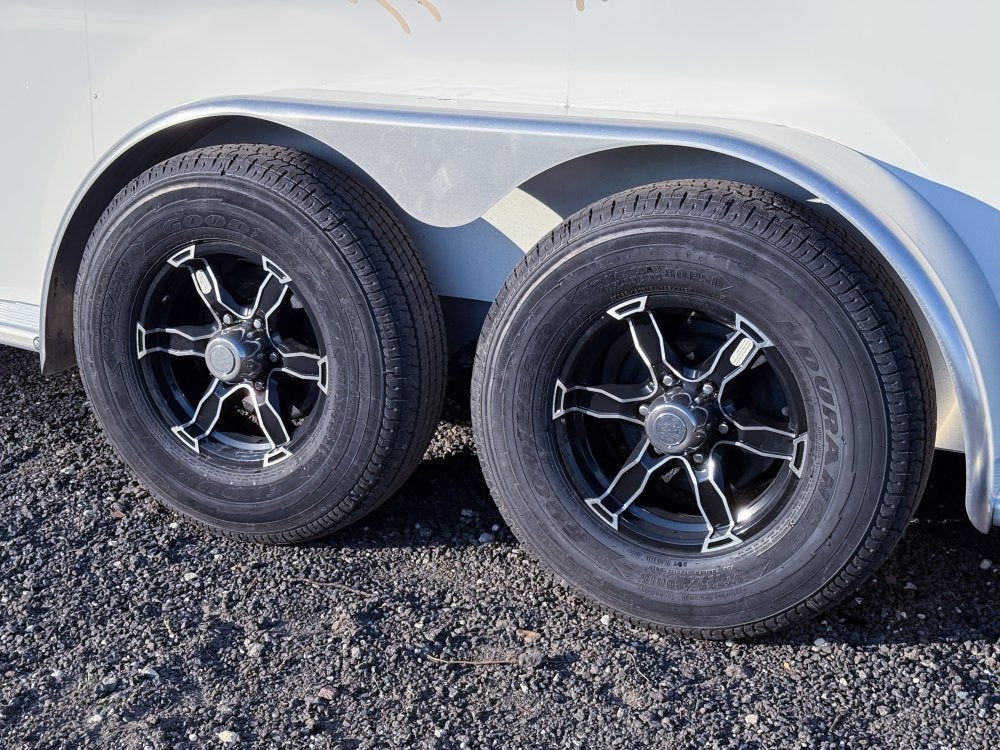 Sundowner Charter SE 2+1 Gooseneck Straight Load - White w/Stainless Nose (2) 5,200lb Axles - Side R - 2 Horse - Horse Trailers - TrailerSwap