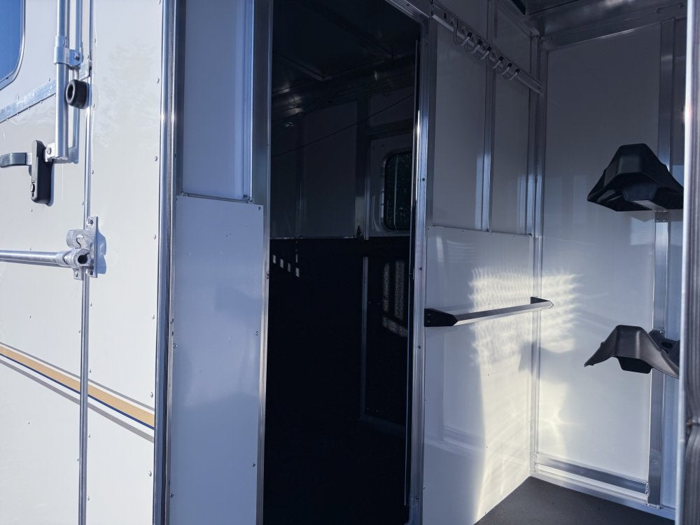 Sundowner Charter SE 2+1 Gooseneck Straight Load - White w/Stainless Nose (2) 5,200lb Axles - Side R - 2 Horse - Horse Trailers - TrailerSwap