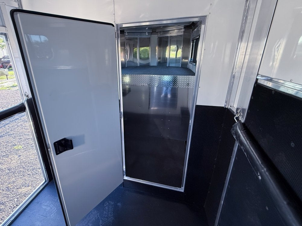 Sundowner Charter SE 2+1 Gooseneck Straight Load - White w/Stainless Nose (2) 5,200lb Axles - Side R - 2 Horse - Horse Trailers - TrailerSwap