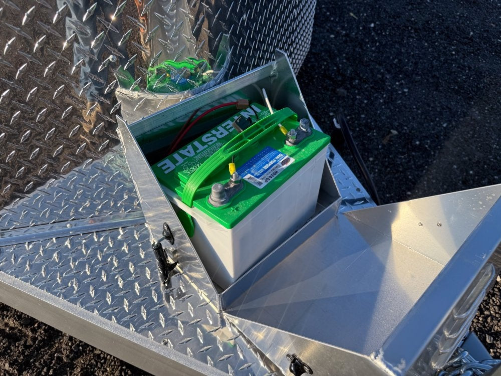 Sundowner Super Tack 3 Horse w/ Large Tack Room and Water Tank - White (2) 5,200lb Axles - 3 Horse - Horse Trailers - TrailerSwap