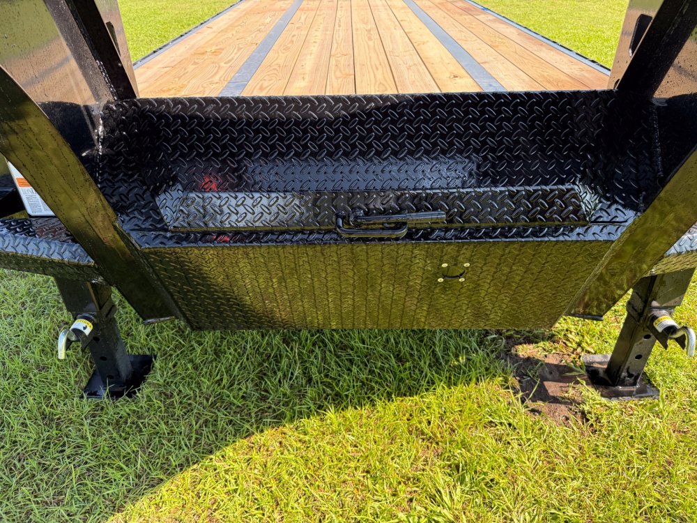 40' FHZ Gooseneck Deckover (2) 12K Axles Mega Ramps 25.9 GVWR 13078