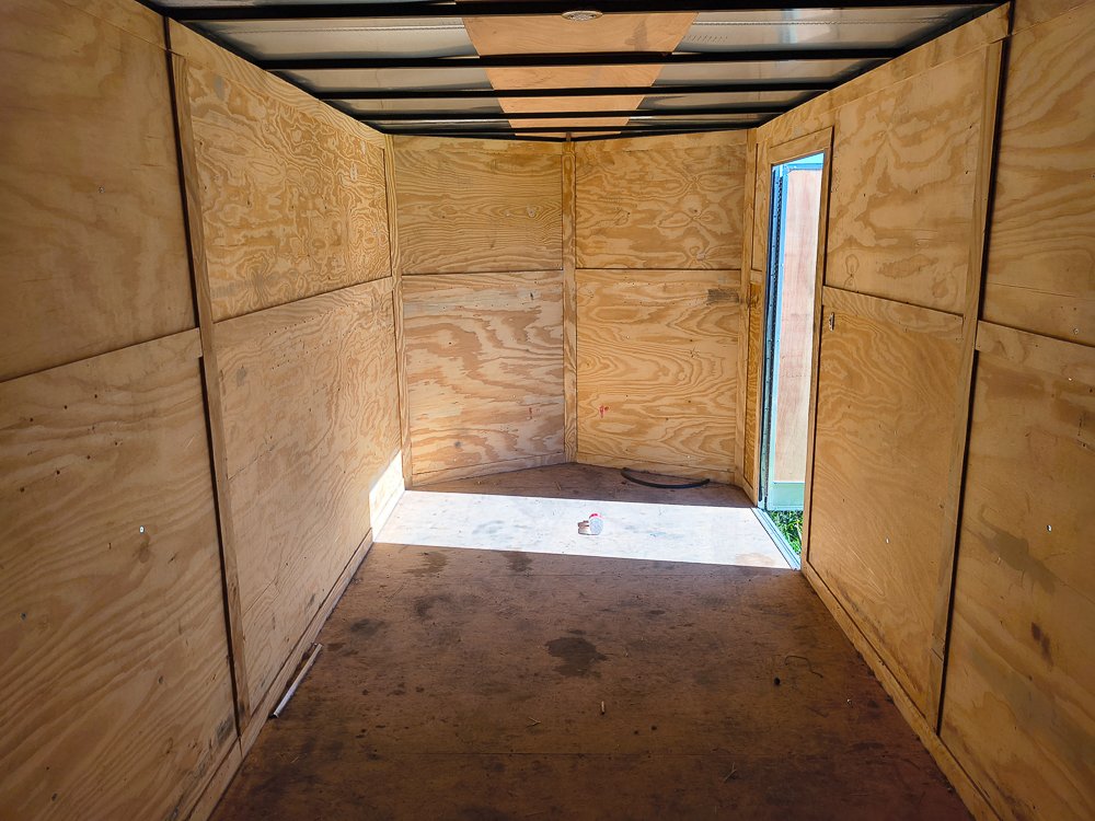 16' x Manufacturer Enclosed 1122