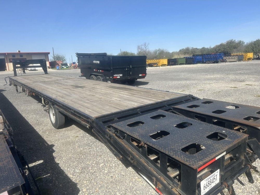 40' x 102" Trailer World Deckover Trailers 78609