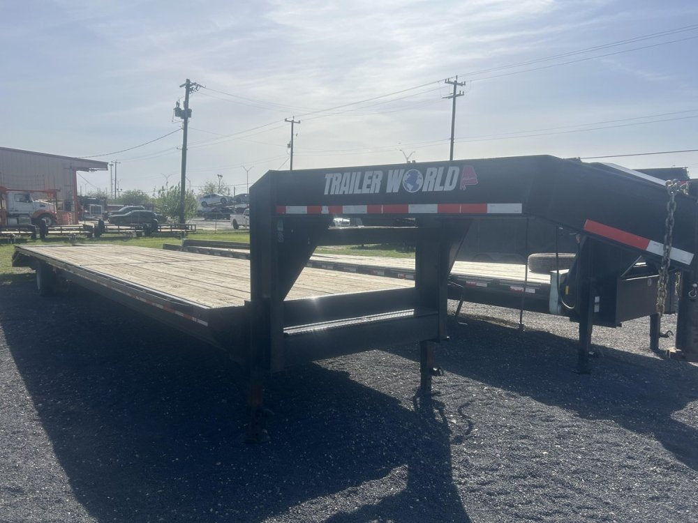 40' x 102" Trailer World Deckover Trailers 78609