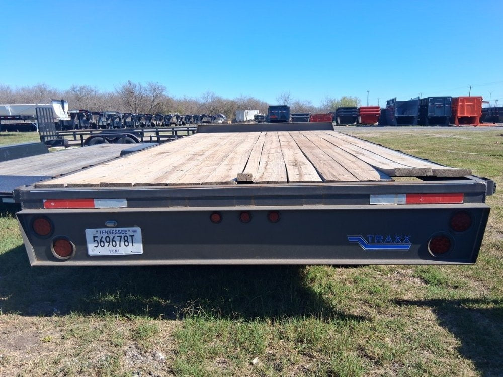 16' x 7" Repo Equipment Trailers - Low Profile Equipment Trailers - TrailerSwap