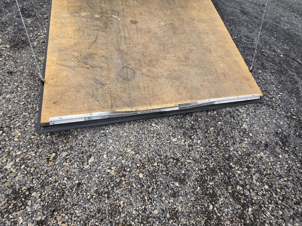 16" x 7' Spartan - Enclosed - TrailerSwap