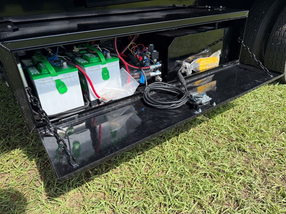 20' HZH GN Dump Trailer w/ 4' Walls (2) 10k Axles, 3-Way Door, Hydraulic Jacks - Gooseneck Dump - Dump Trailers - TrailerSwap