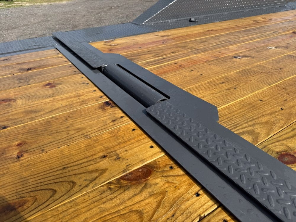 24' Horizon HET Gooseneck Equipment Tilt Trailer Drive Over Fenders - (2) 10K Axles - Equipment Tilt - TrailerSwap