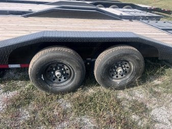 26' Iron Bull ETG Gooseneck Equipment Trailer Mega Ramps Drive Over Fenders - (2) 7,000 lb Axles - Low Profile Equipment Trailers - TrailerSwap