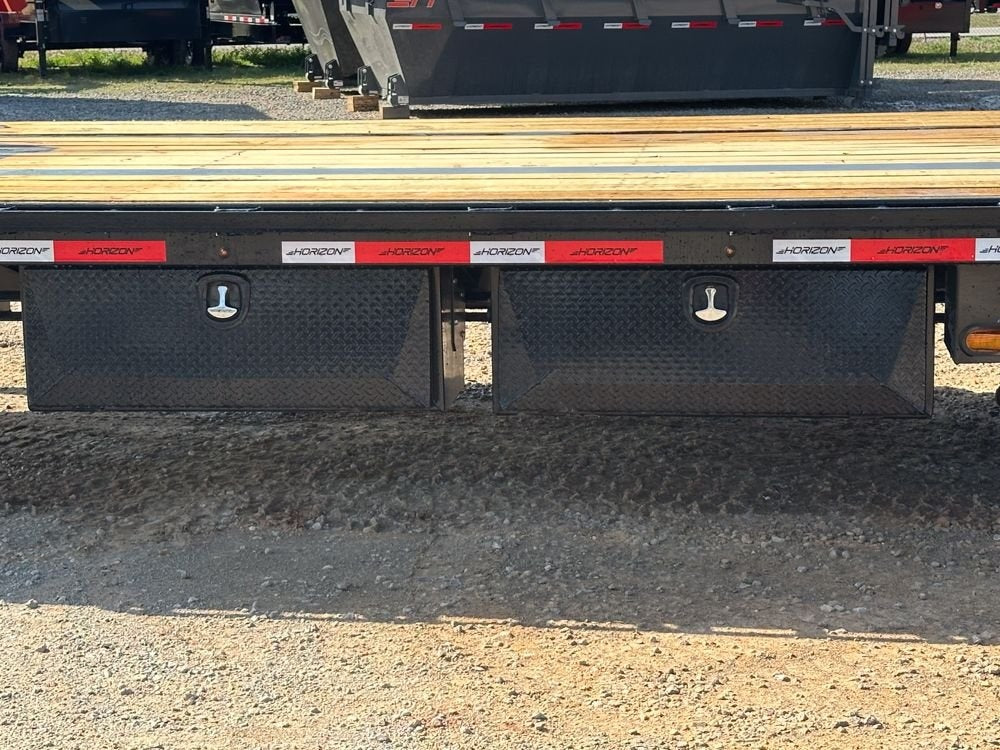 30' HYZ Gooseneck Flat deck Hydraulic Dovetail - Hydraulic Dovetail - TrailerSwap