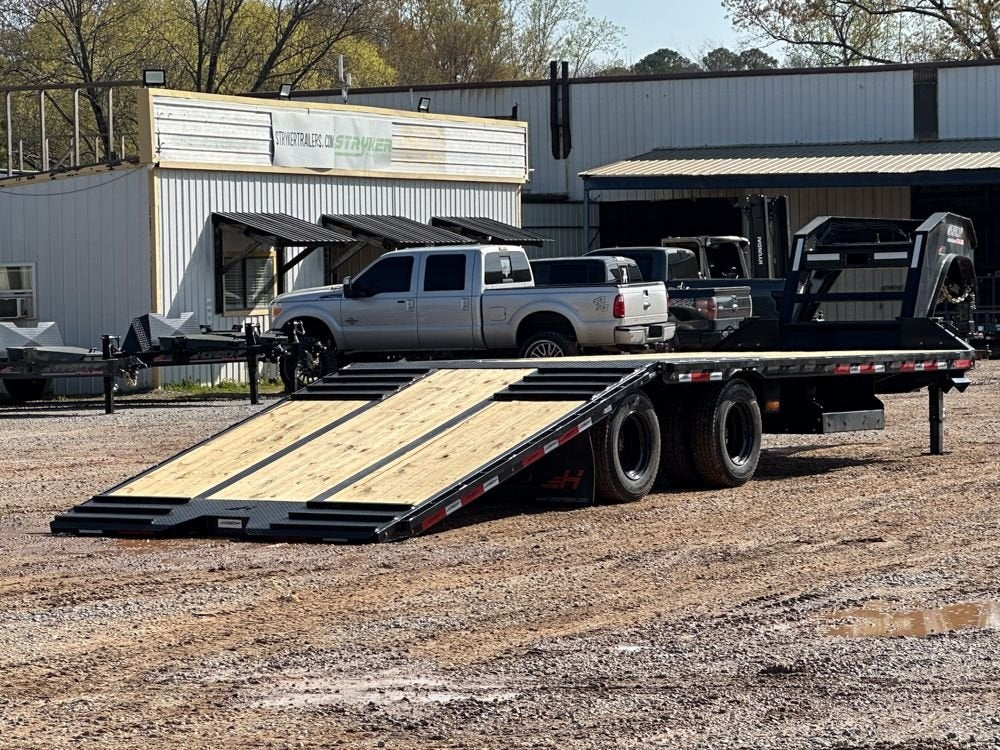 30' HYZ Gooseneck Flat deck Hydraulic Dovetail - Hydraulic Dovetail - TrailerSwap