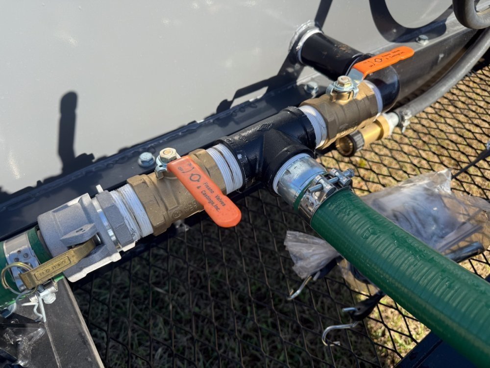 1000 Gallon Water Tank Trailer with Pump and Hose 004962