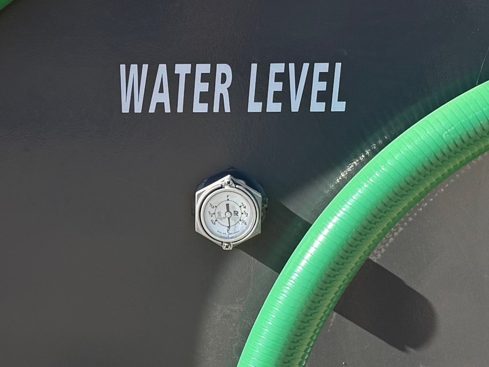 1500 Gallon Water Tank Trailer with Pump and Hose 004958