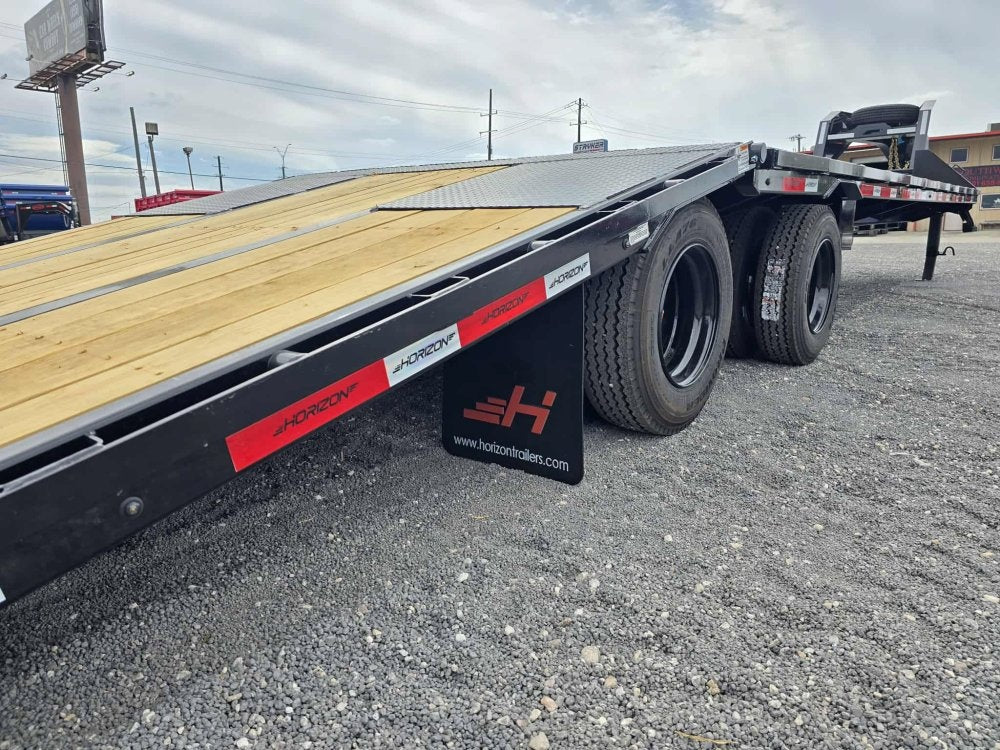 36' HYZ Gooseneck Flat deck Hydraulic Dovetail - Hydraulic Dovetail - TrailerSwap