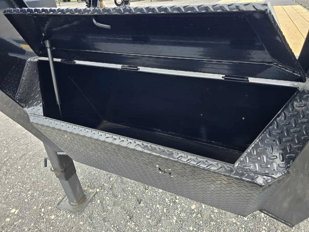 36' HYZ Gooseneck Flat deck Hydraulic Dovetail - Hydraulic Dovetail - TrailerSwap