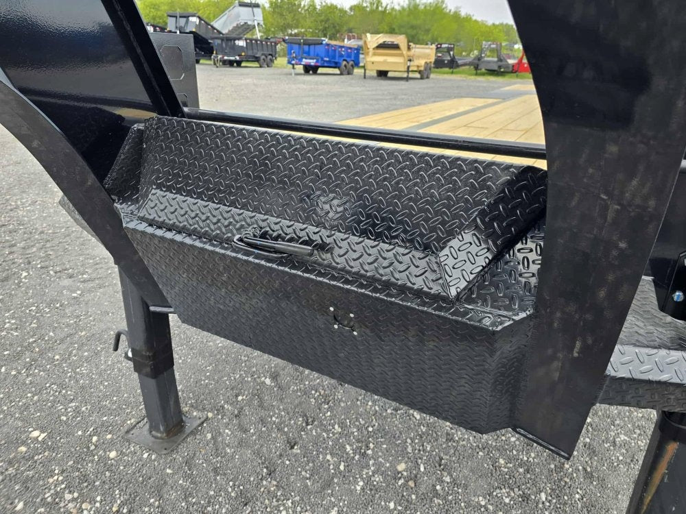 36' HYZ Gooseneck Flat deck Hydraulic Dovetail - Hydraulic Dovetail - TrailerSwap