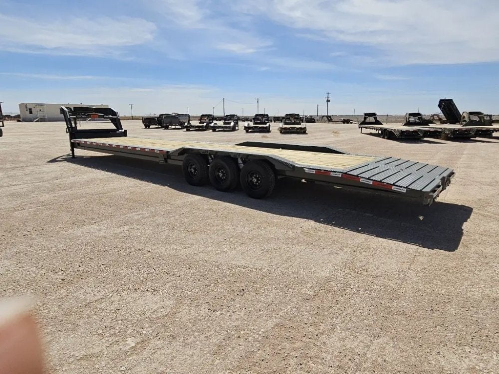 40' Horizon EWZ Gooseneck Equipment Trailer - (3) 7K Axles - Low Profile Equipment Trailers - TrailerSwap