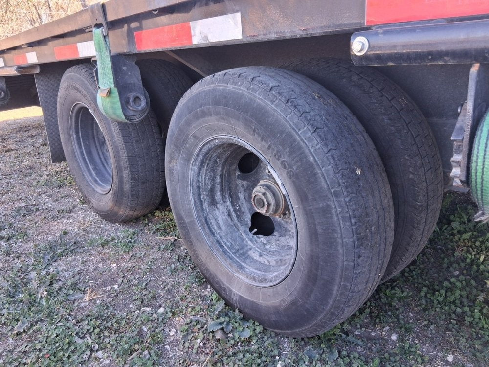 40' x 102" Trail Maxx Deckover Trailers - Dual Wheel Deckover - TrailerSwap