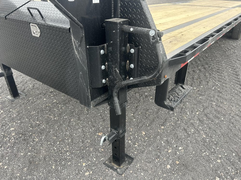 32' Stryker Gooseneck (2) 7K Axles Straight Deck 003901