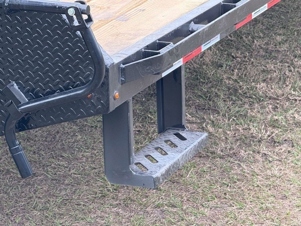 40' Stryker Gooseneck Hotshot Non-CDL Deckover Trailer Mega Ramps - (2) 10K Axles - Derated 4601
