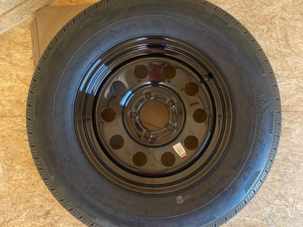 7 x 16 Journey SE Flat Top Sloped V Nose (2) 3500 lbs Axles - Enclosed - TrailerSwap