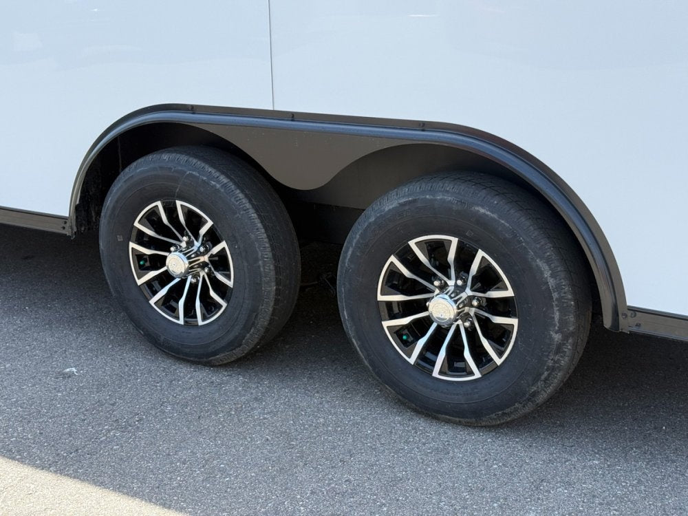 8.5 x 20 Look Trailers Element SE Flat Top V Nose Enclosed Trailer - (2) 5.2k lb Axles - Enclosed - TrailerSwap