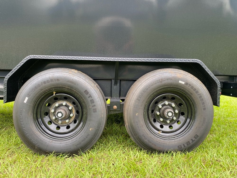 Dura Haul 14' GN Roll off Bundle (2) 8k Axles + 3 Bins w/ 4' Walls 10104