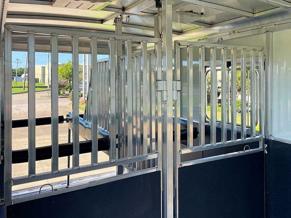 Charter TR SE 2+1 Gooseneck Trailer - Stryker Dealership Group