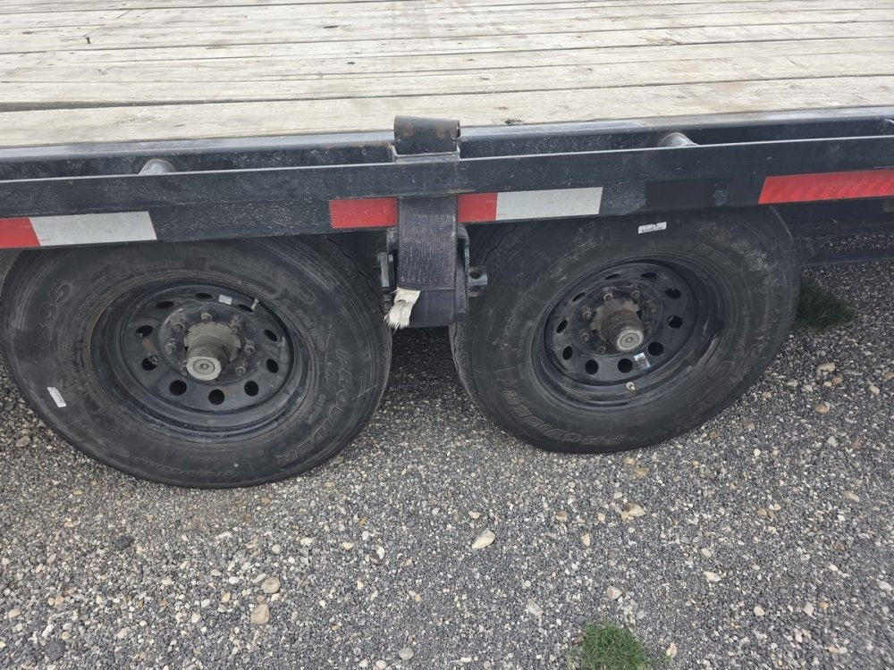 40' x 102" East Texas Trailers Deckover Trailers 44219