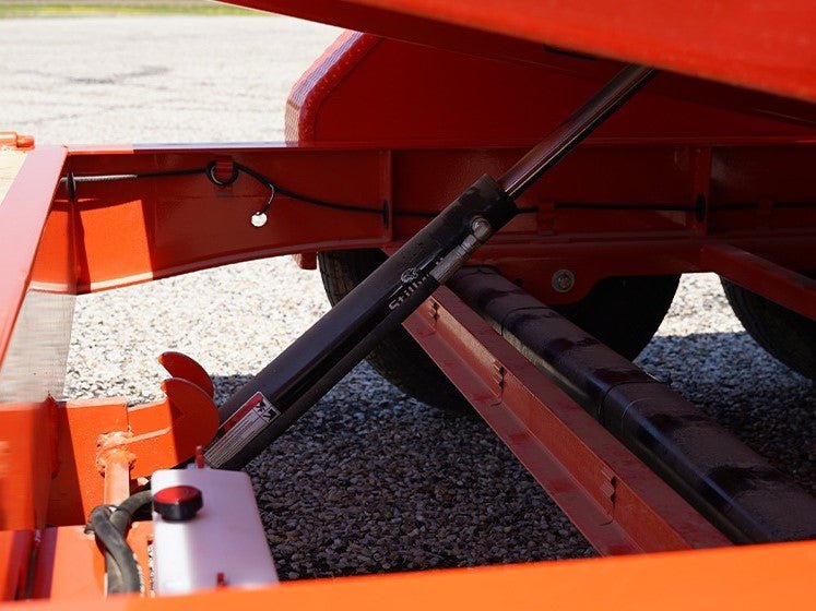 Diamond C HXD Low Pro Gooseneck Extra Wide Tilt Equipment Trailer