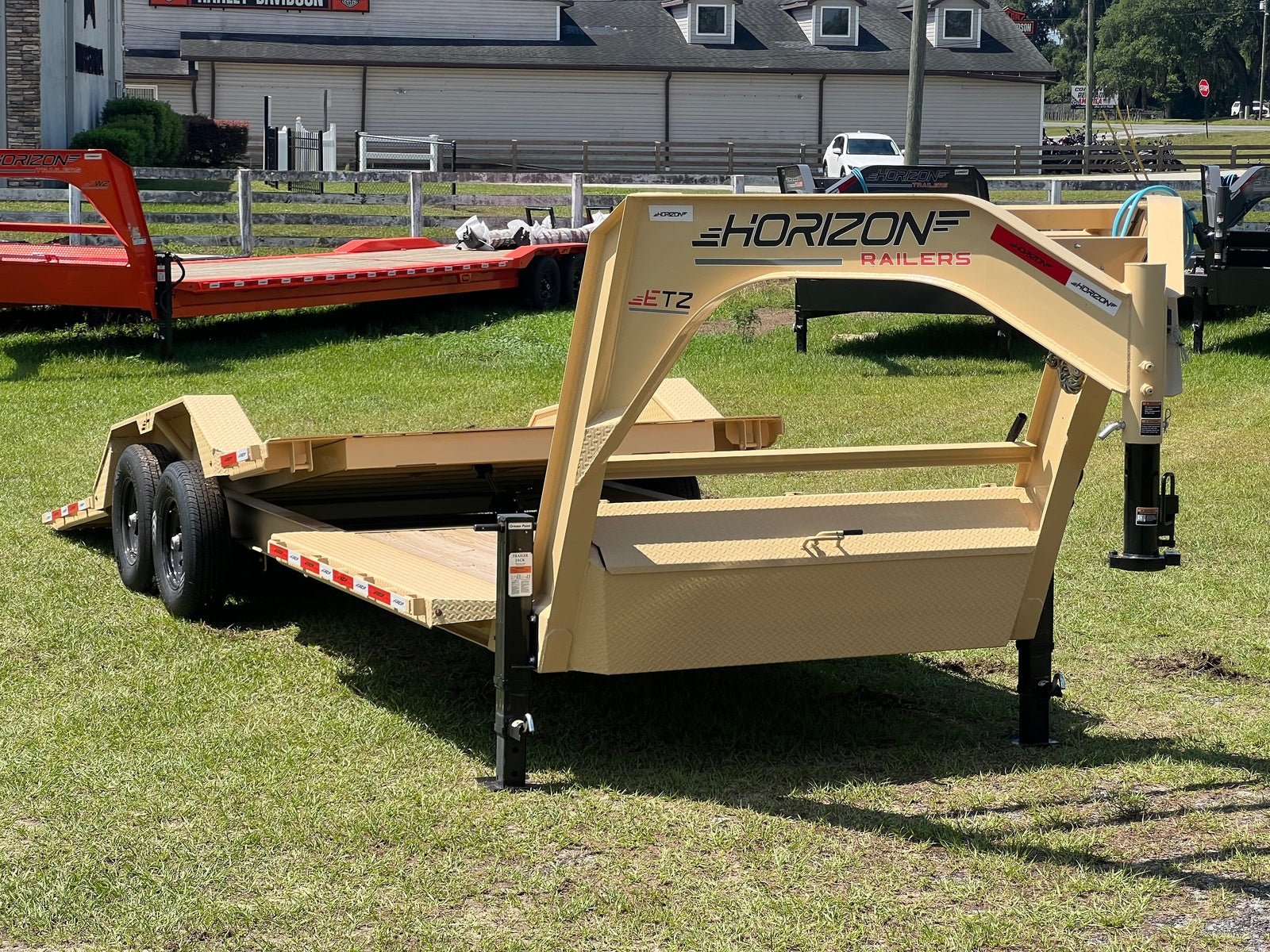 Horizon ETZ Gooseneck Equipment Tilt Trailer - Stryker Dealership Group