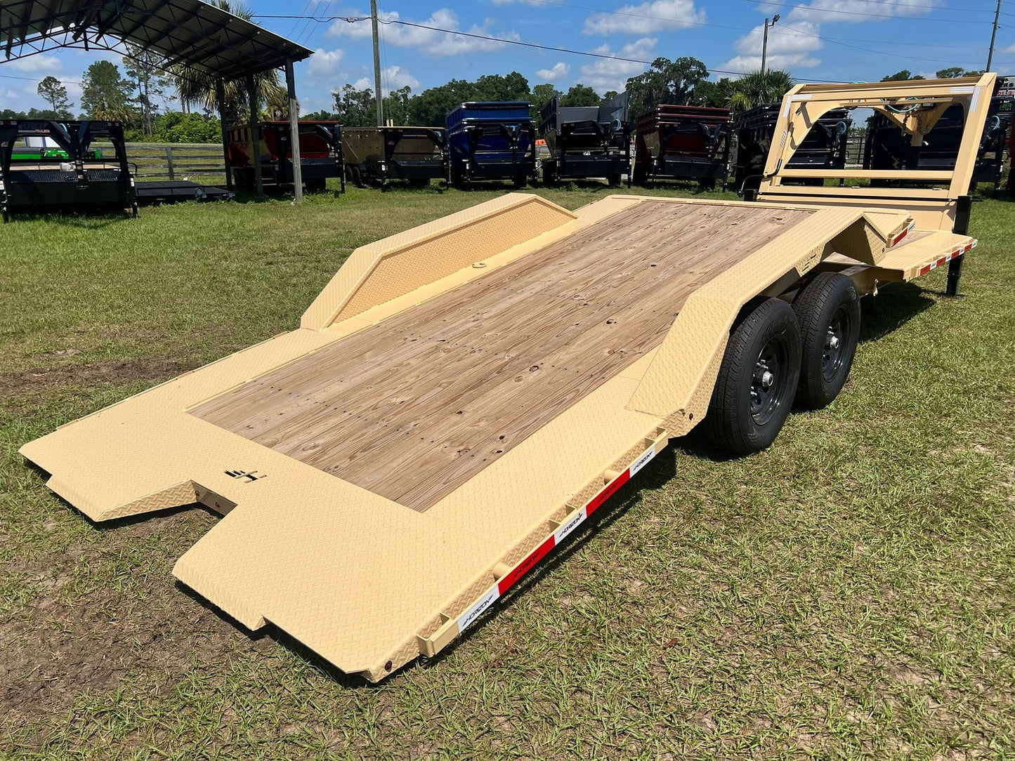 Horizon ETZ Gooseneck Equipment Tilt Trailer - Stryker Dealership Group