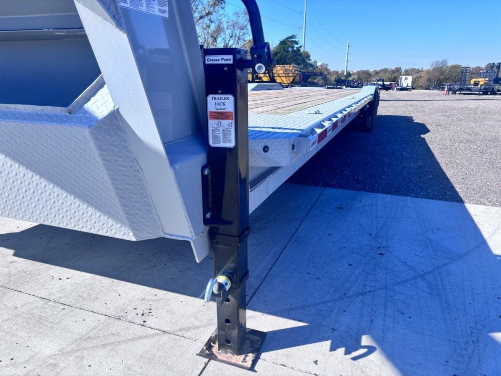 Horizon EWZ Gooseneck Equipment Trailer - Stryker Dealership Group