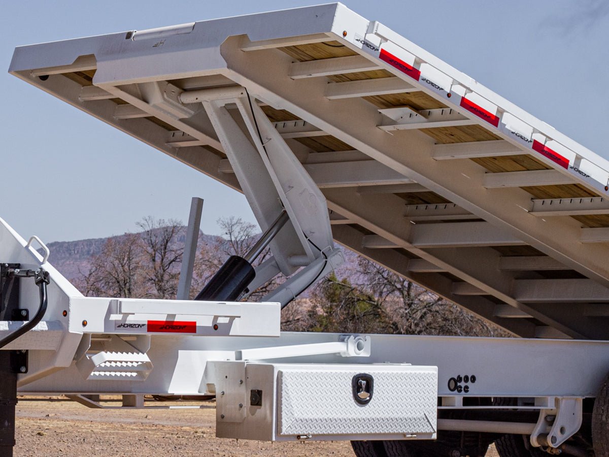 Horizon FHS Deckover Tilt Trailer - Stryker Dealership Group