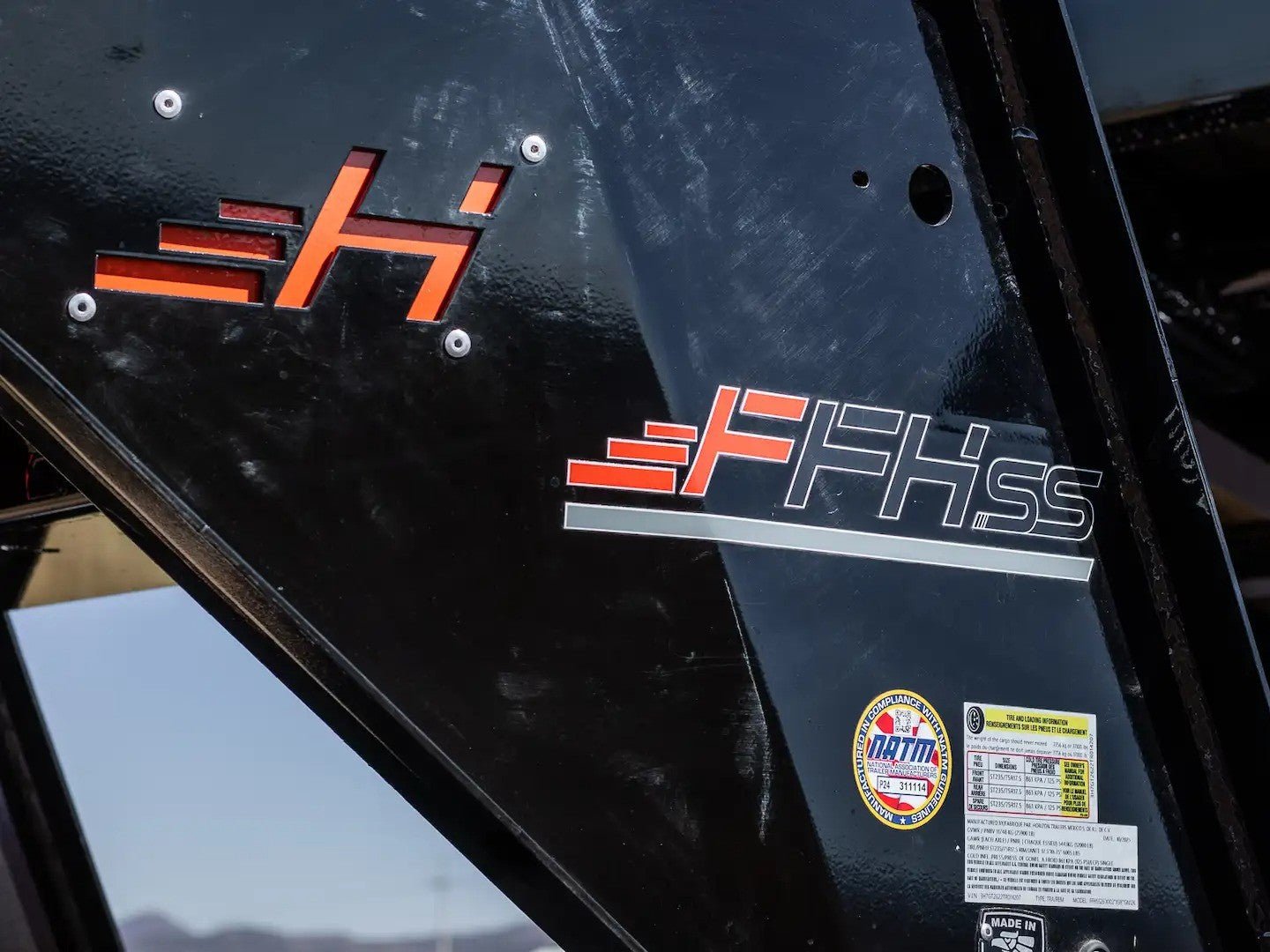 Horizon FHSSS Gooseneck Deckover Split Tilt Trailer - Stryker Dealership Group