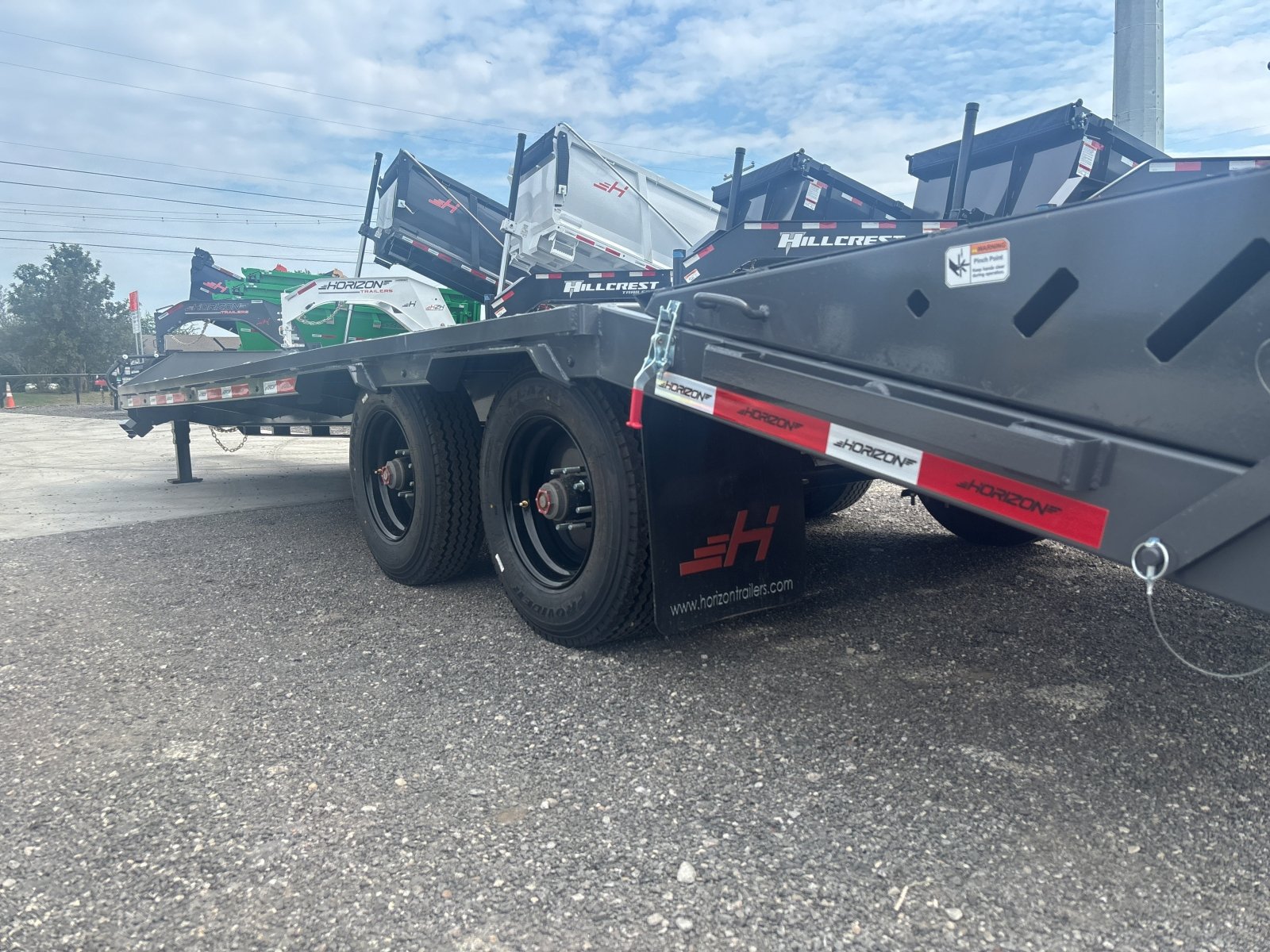 Horizon FHZSS Pintle Hitch Deckover Trailer - Stryker Dealership Group