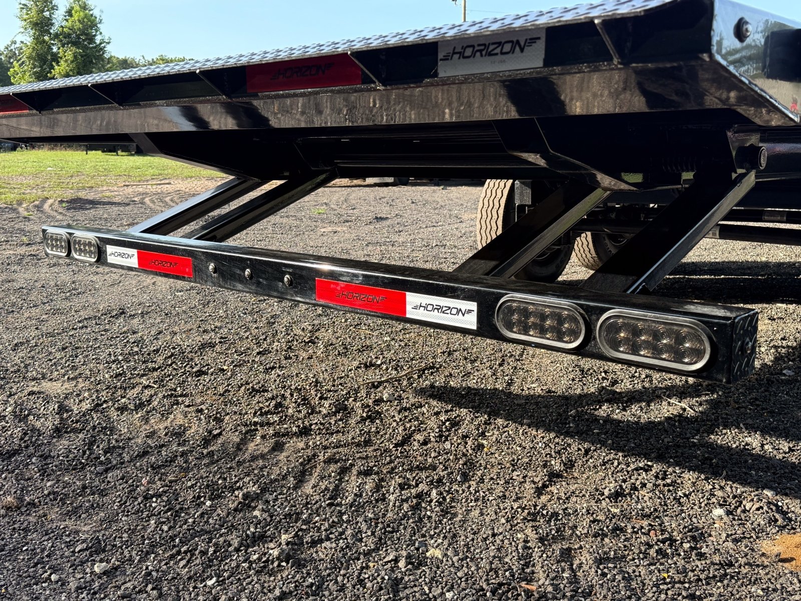 Horizon FTS Deckover Tilt Trailer - Stryker Dealership Group