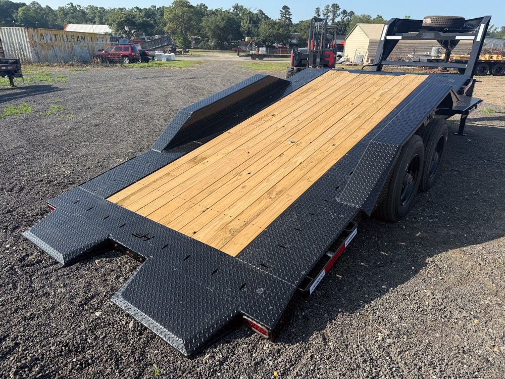Horizon HET Gooseneck Tilt Trailer - Stryker Dealership Group