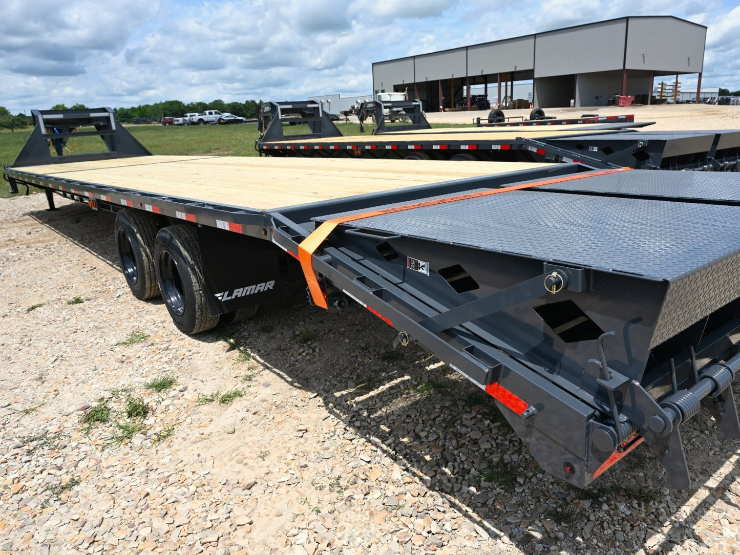 Lamar FG Gooseneck Deckover Trailer - Stryker Dealership Group