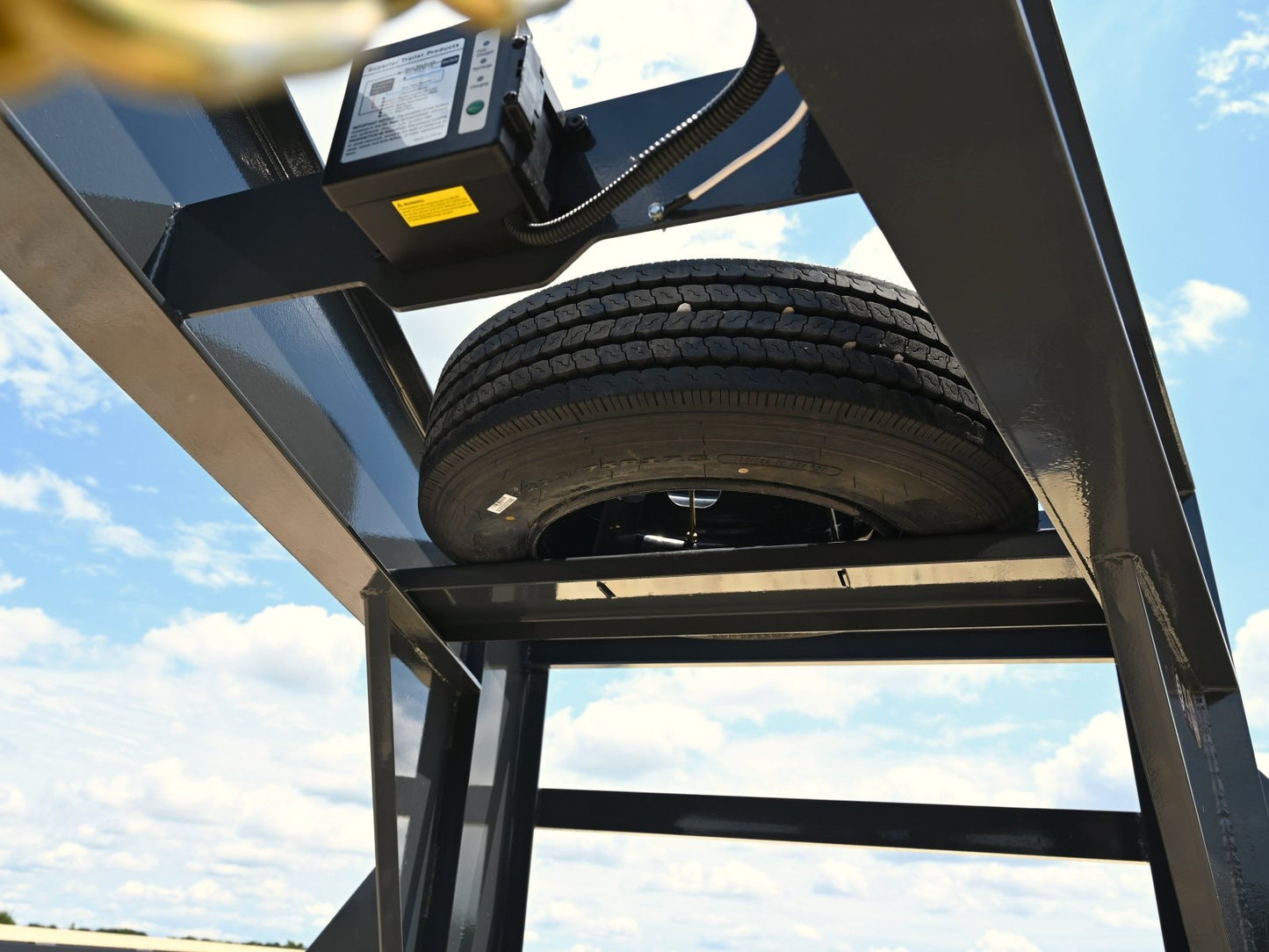 Lamar FG Gooseneck Deckover Trailer - Stryker Dealership Group